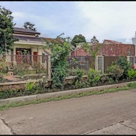Adinda Homestay Lembang Esterno foto