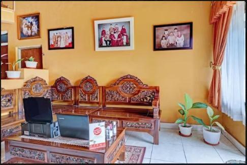 Adinda Homestay Lembang Esterno foto